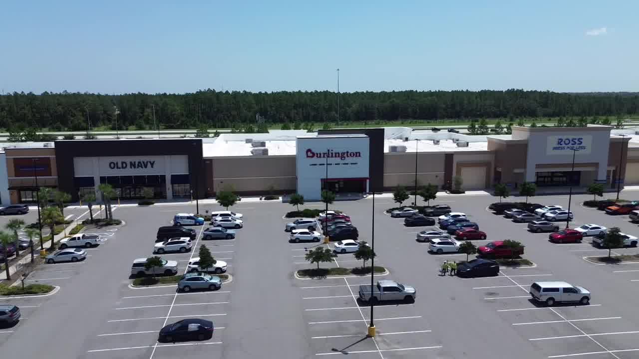 Storefronts and parking at the Pavilion at Durbin Park near Durbin Crossing